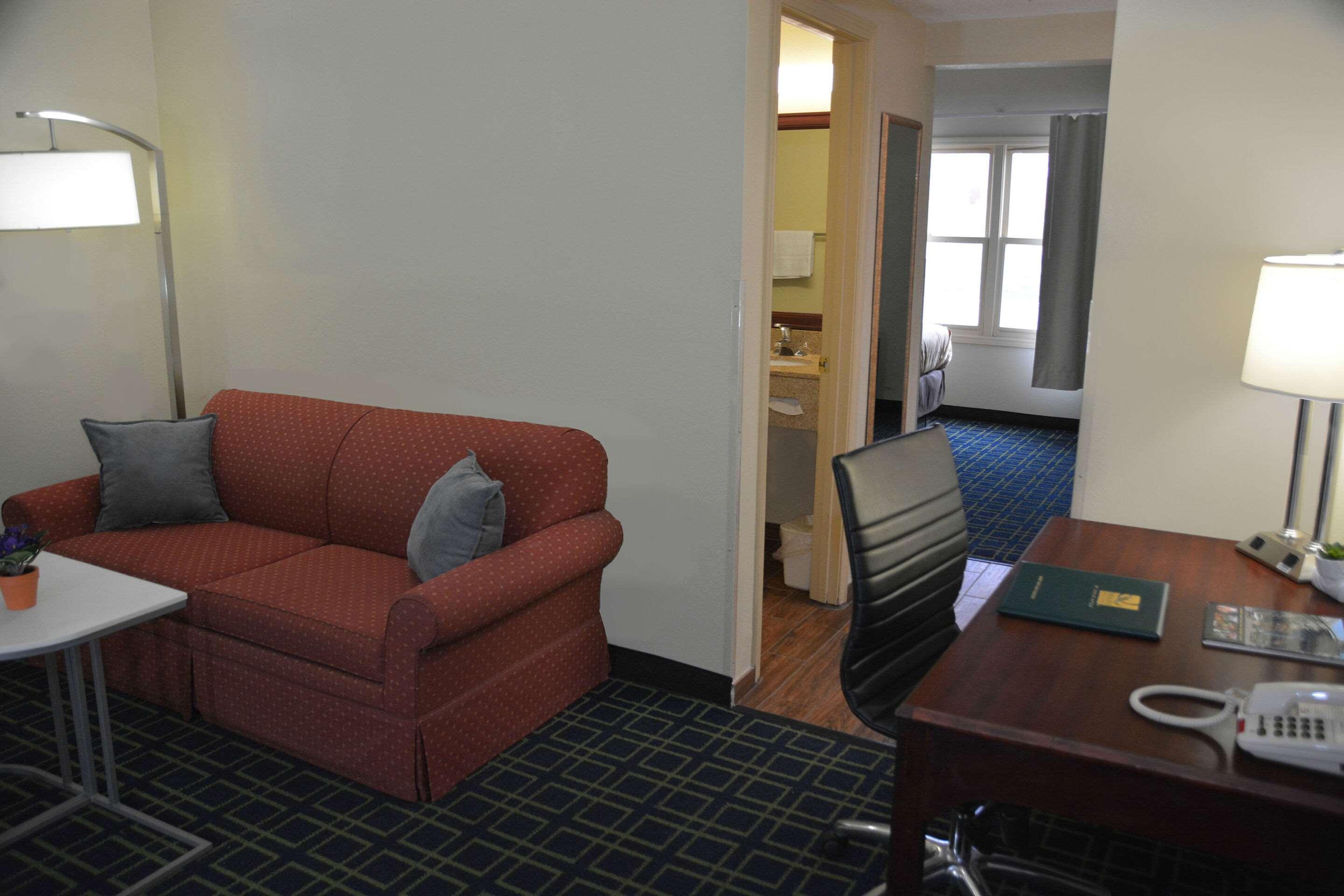 Quality Inn & Suites Dublin Exterior foto